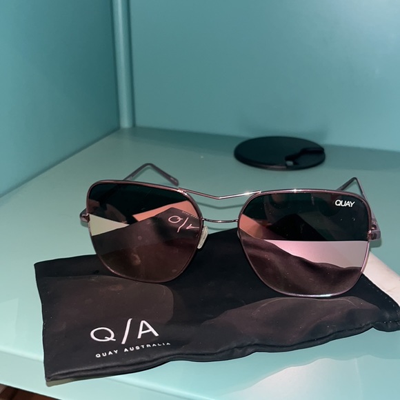 Quay Australia Accessories - QUAY SUNGLASSES WITH CASE